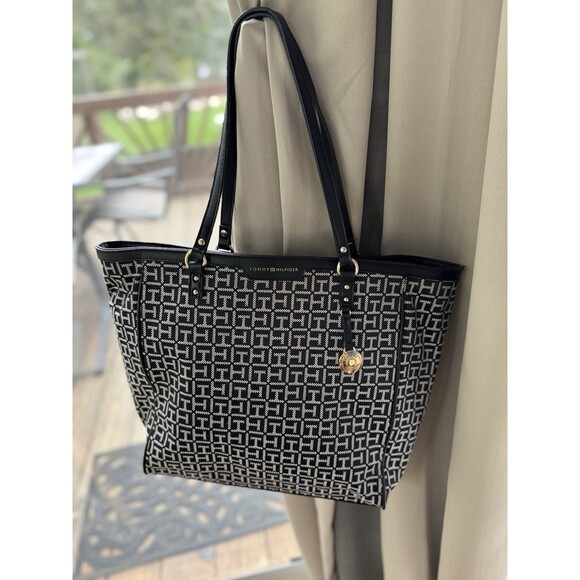 Tommy Hilfiger Black White Signature TH Logo Large Tote Shoulder Bag Monogram - Picture 1 of 16